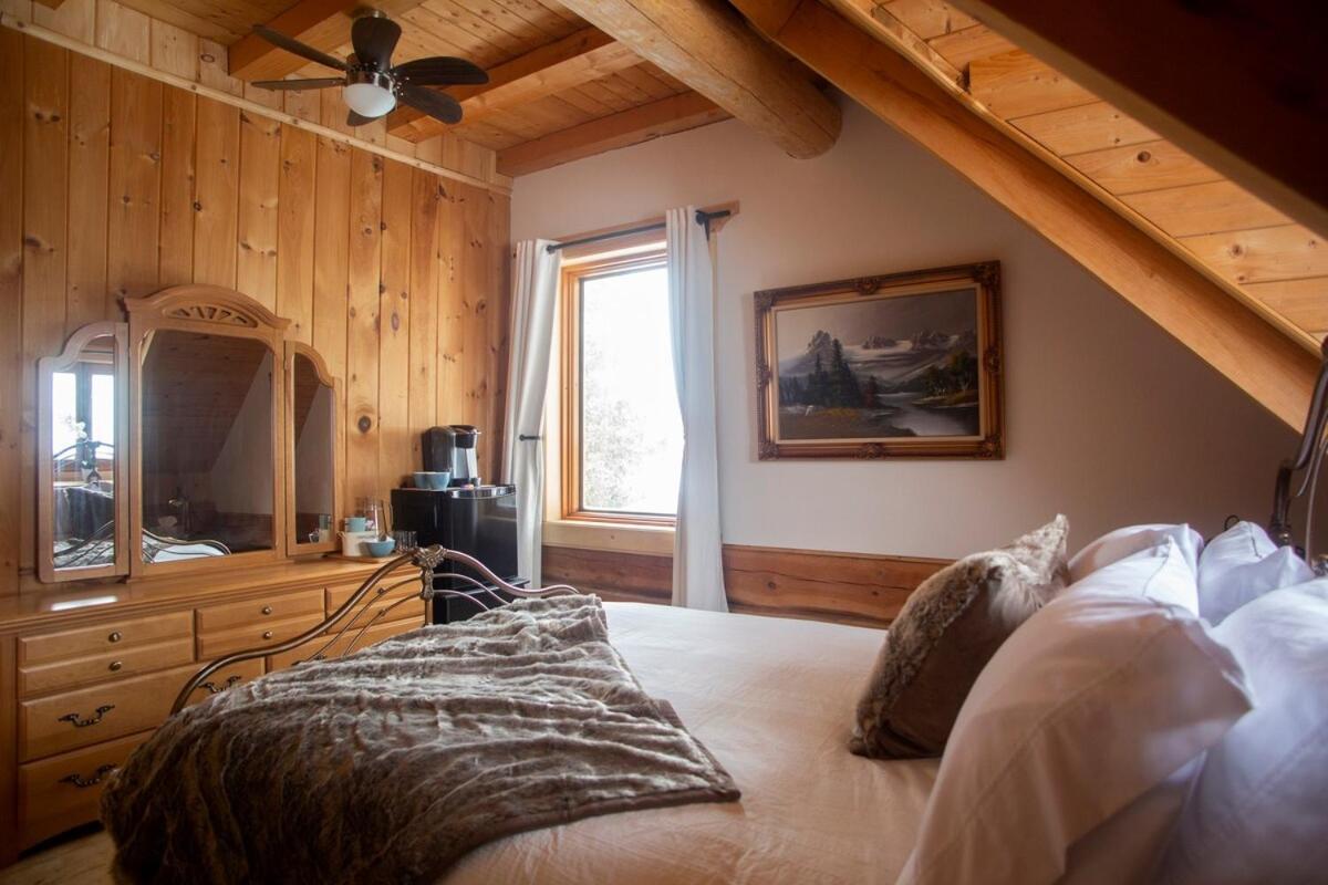 Hebergement "La Maison En Bois Rond" Sainte-Marie Номер фото