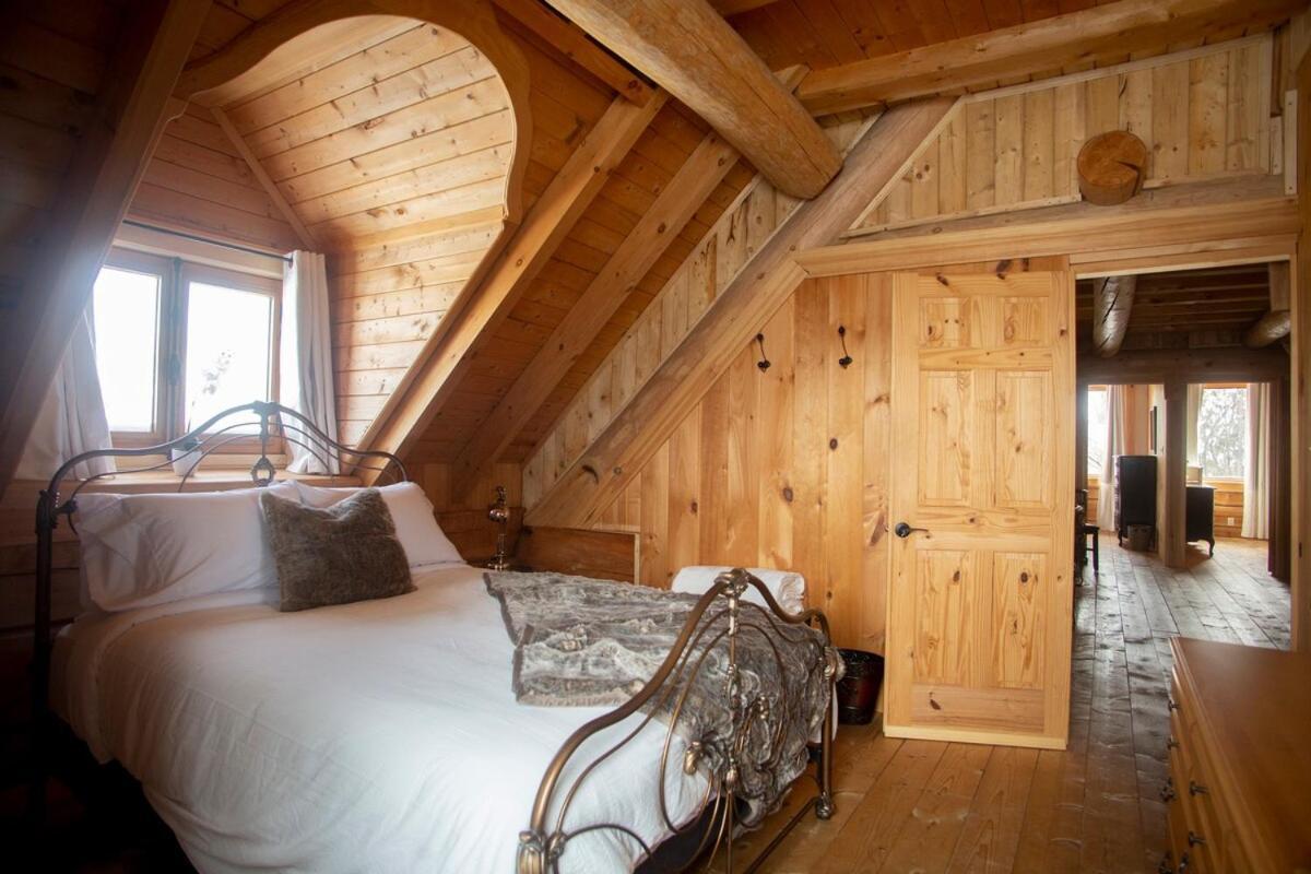 Hebergement "La Maison En Bois Rond" Sainte-Marie Номер фото