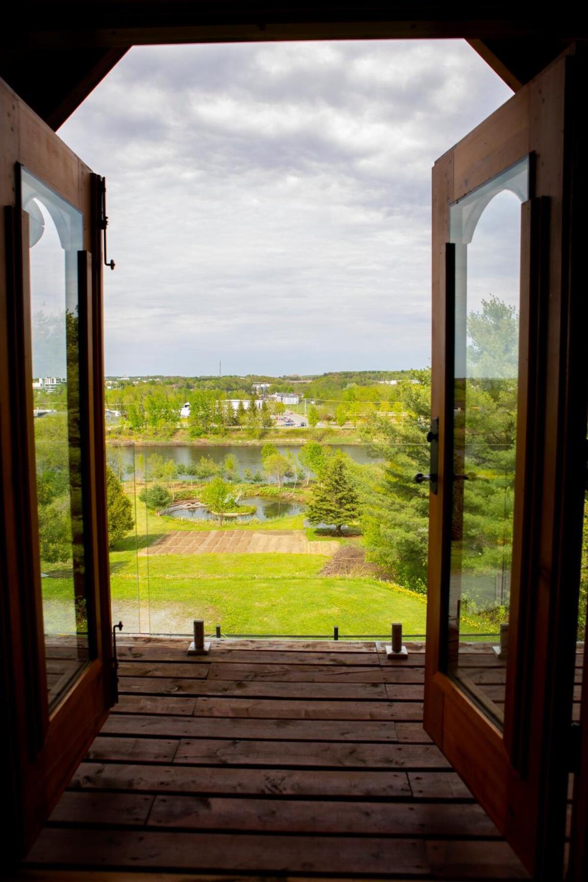 Hebergement "La Maison En Bois Rond" Sainte-Marie Номер фото